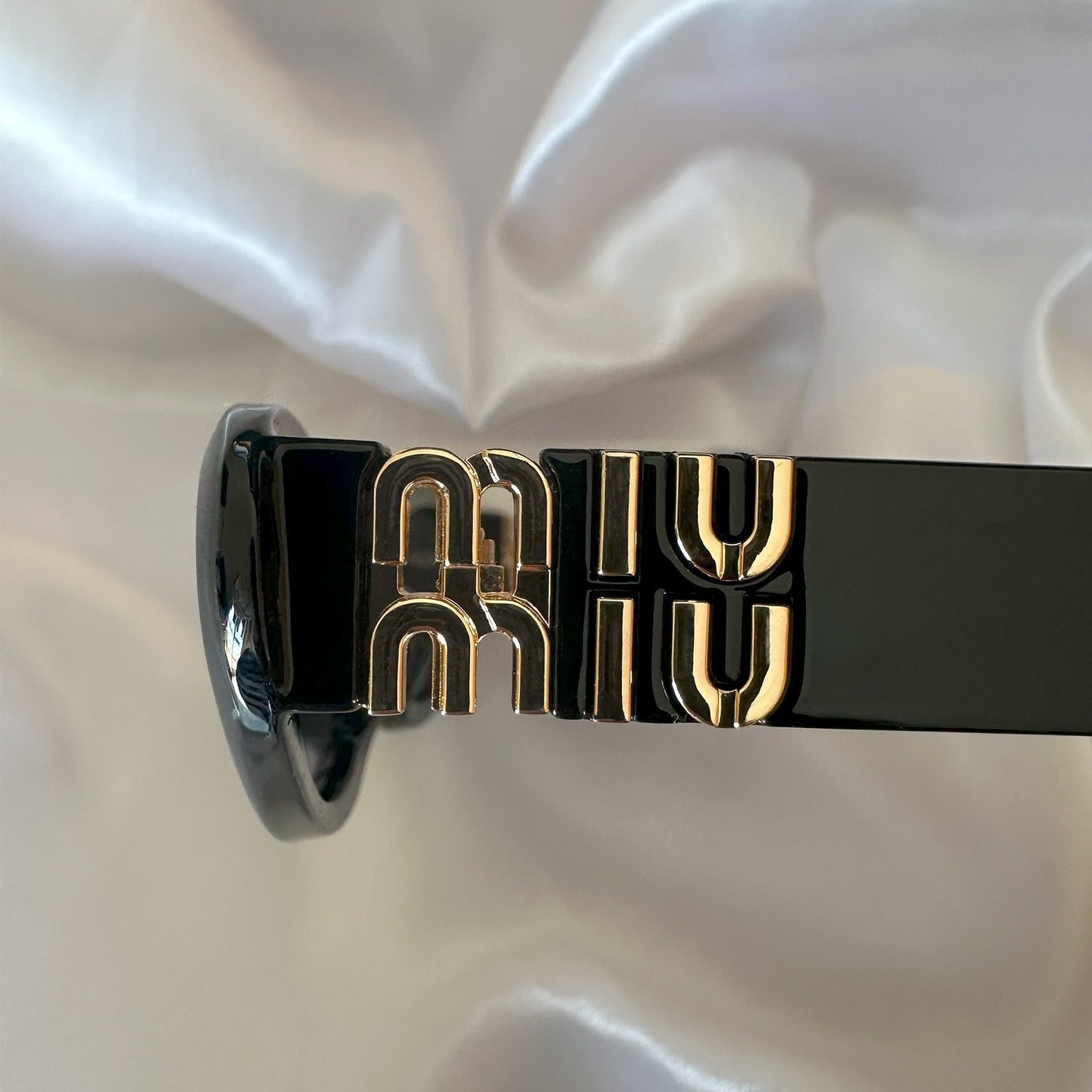 Miu Miu 09YS