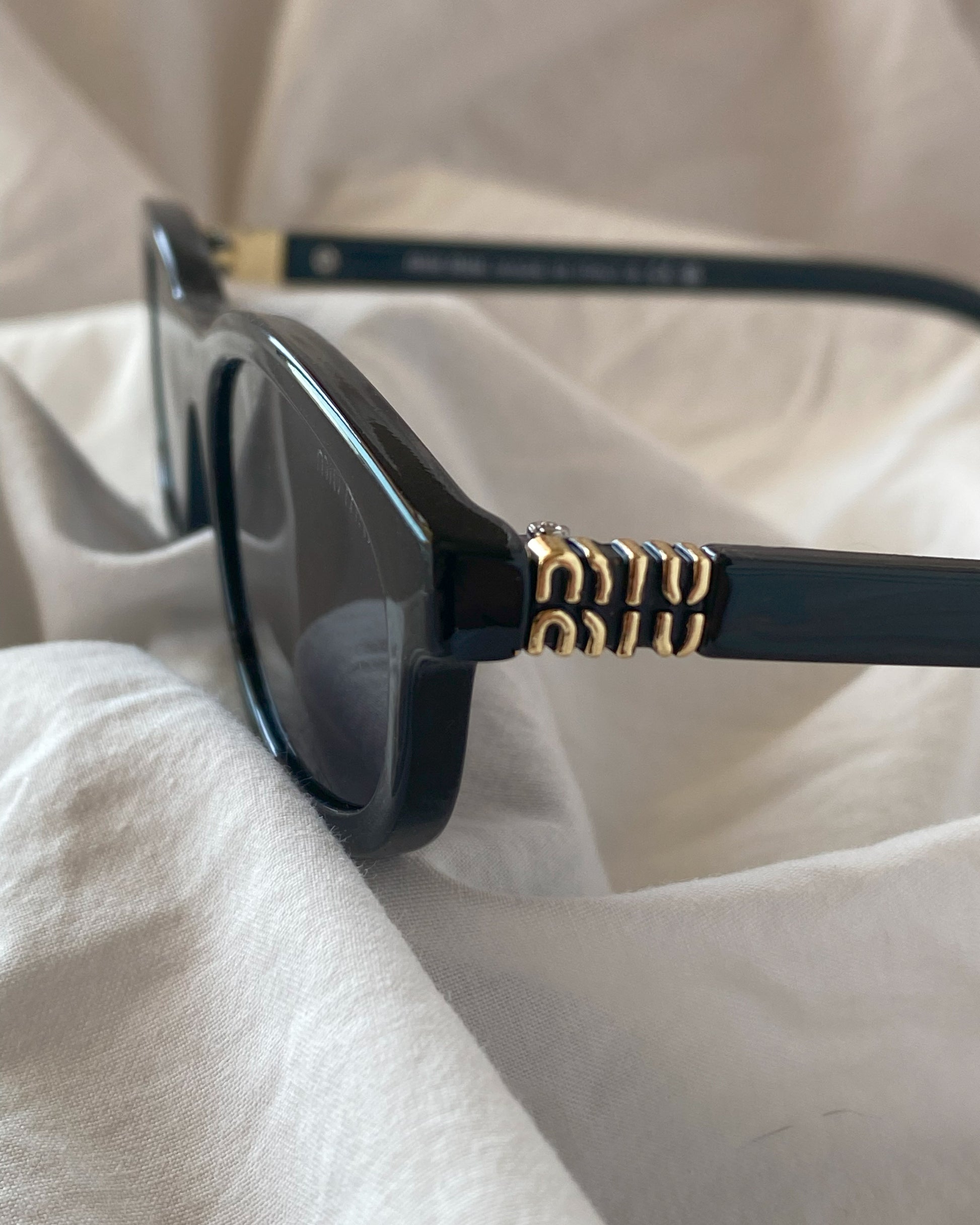 Miu Miu A06S