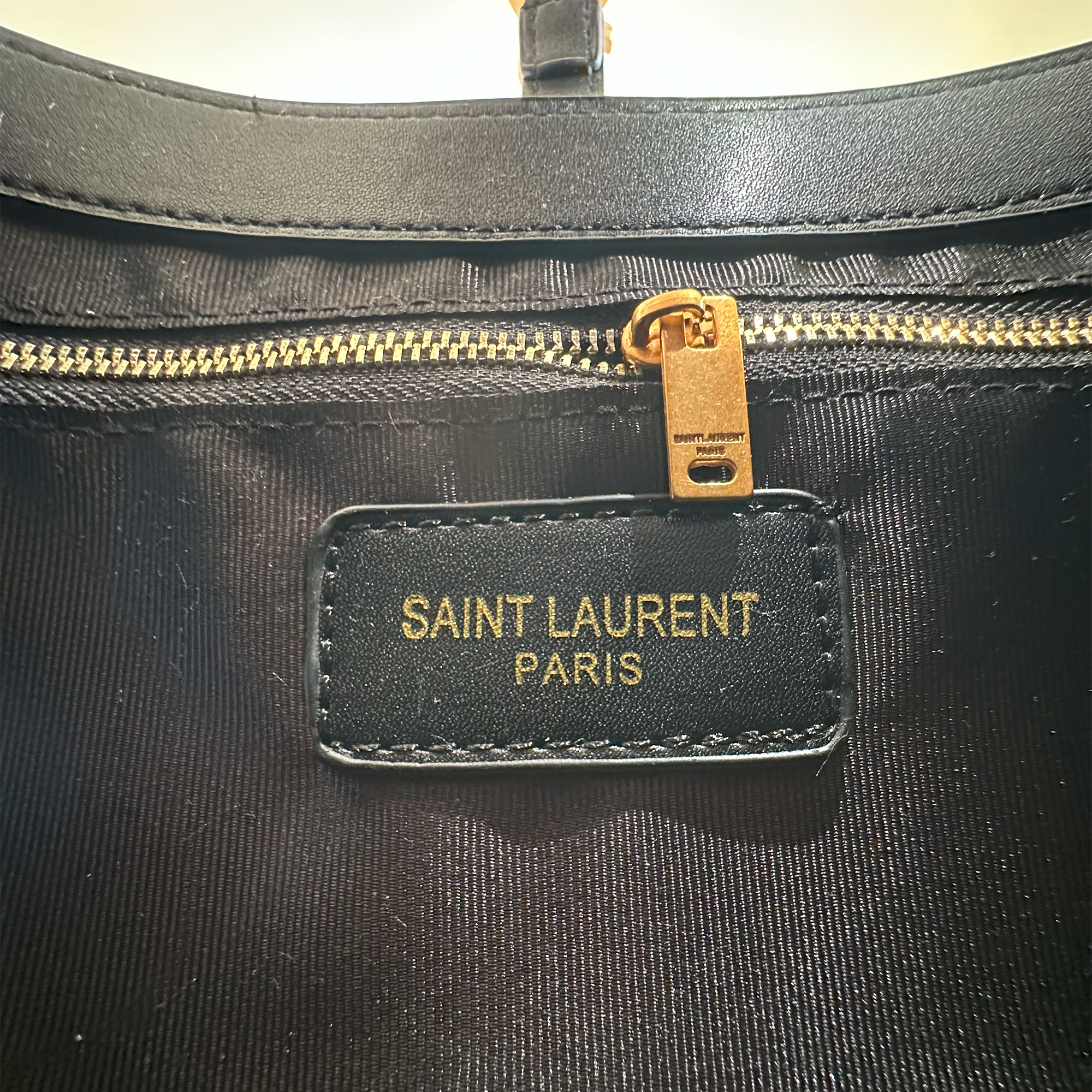 Saint Laurent Le 5 À 7 Hobo