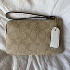 Coach Necessaire